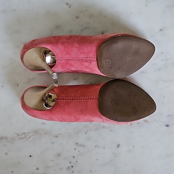 FERRAGAMO: pink silky soft suede heels - Picture 7 of 8